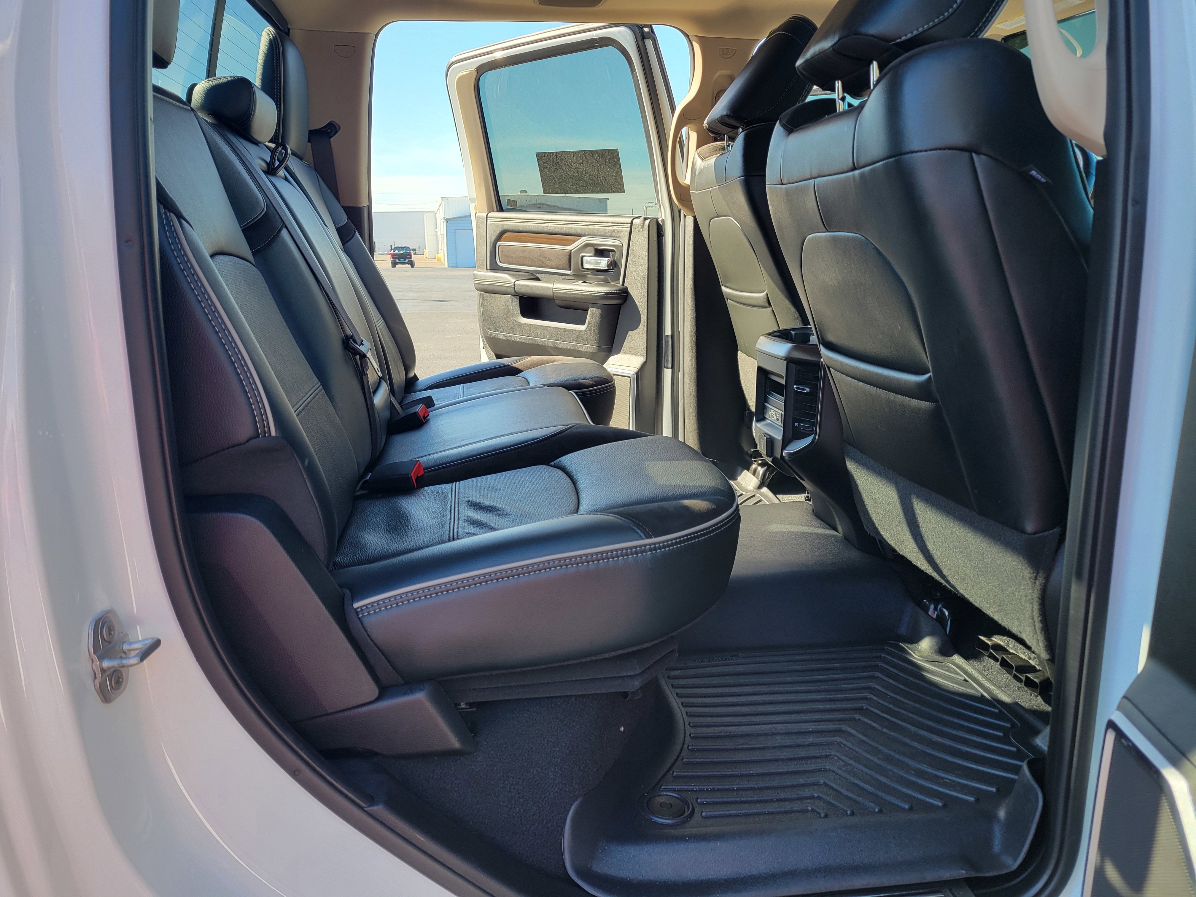 2022 RAM 2500 Laramie Crew Cab 4x4 6'4" Box