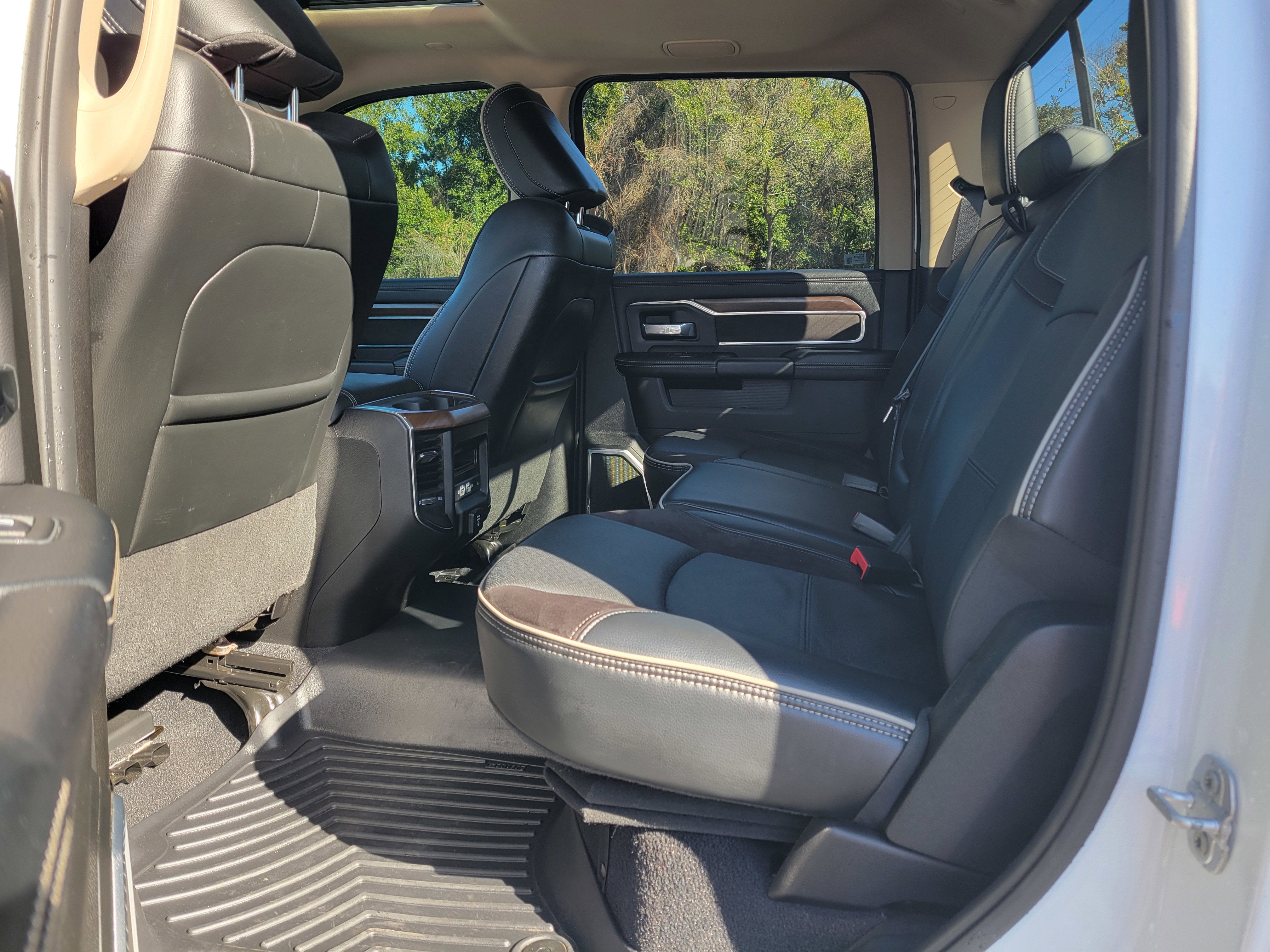 2022 RAM 2500 Laramie Crew Cab 4x4 6'4" Box