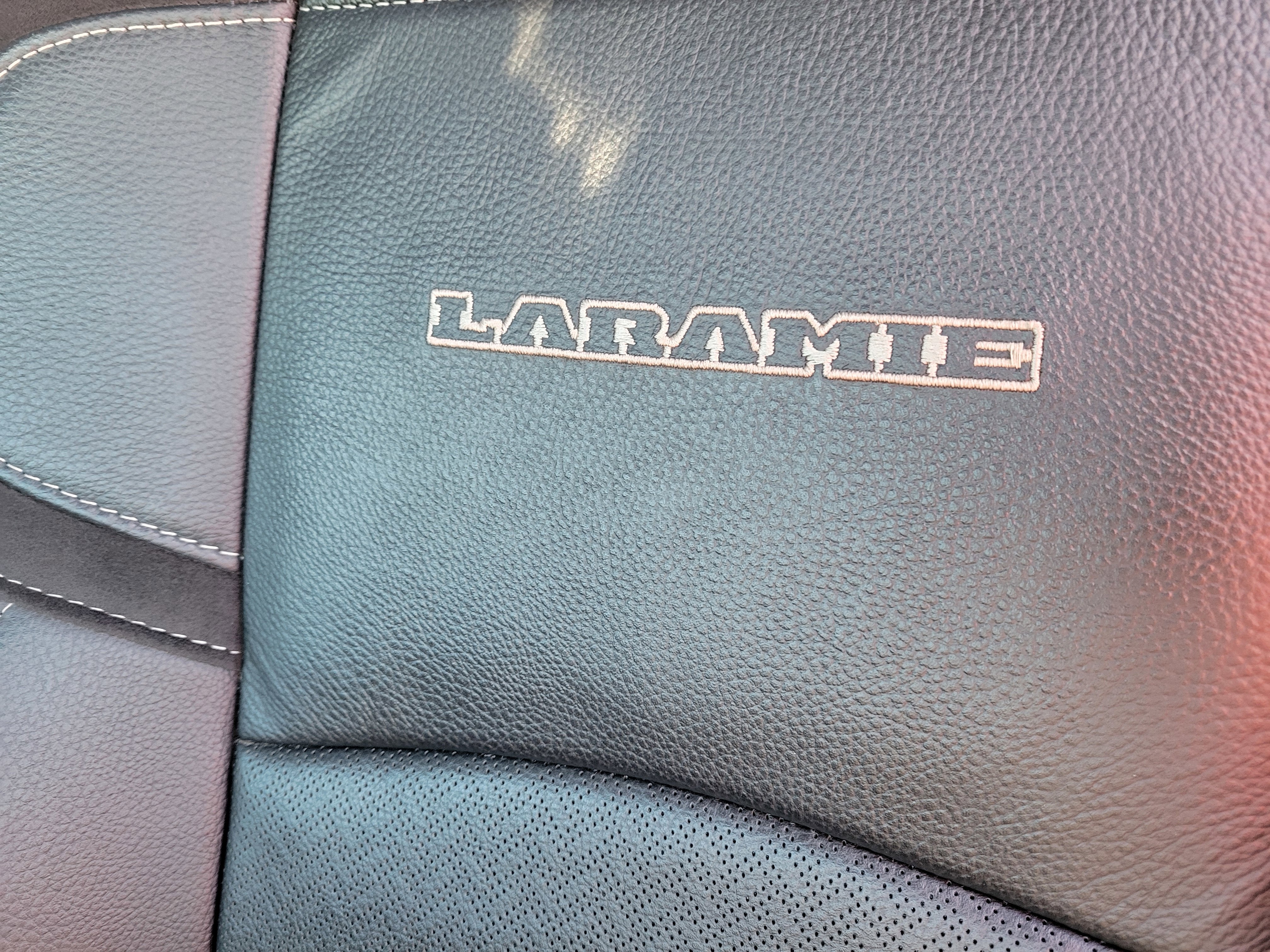 2022 RAM 2500 Laramie Crew Cab 4x4 6'4" Box