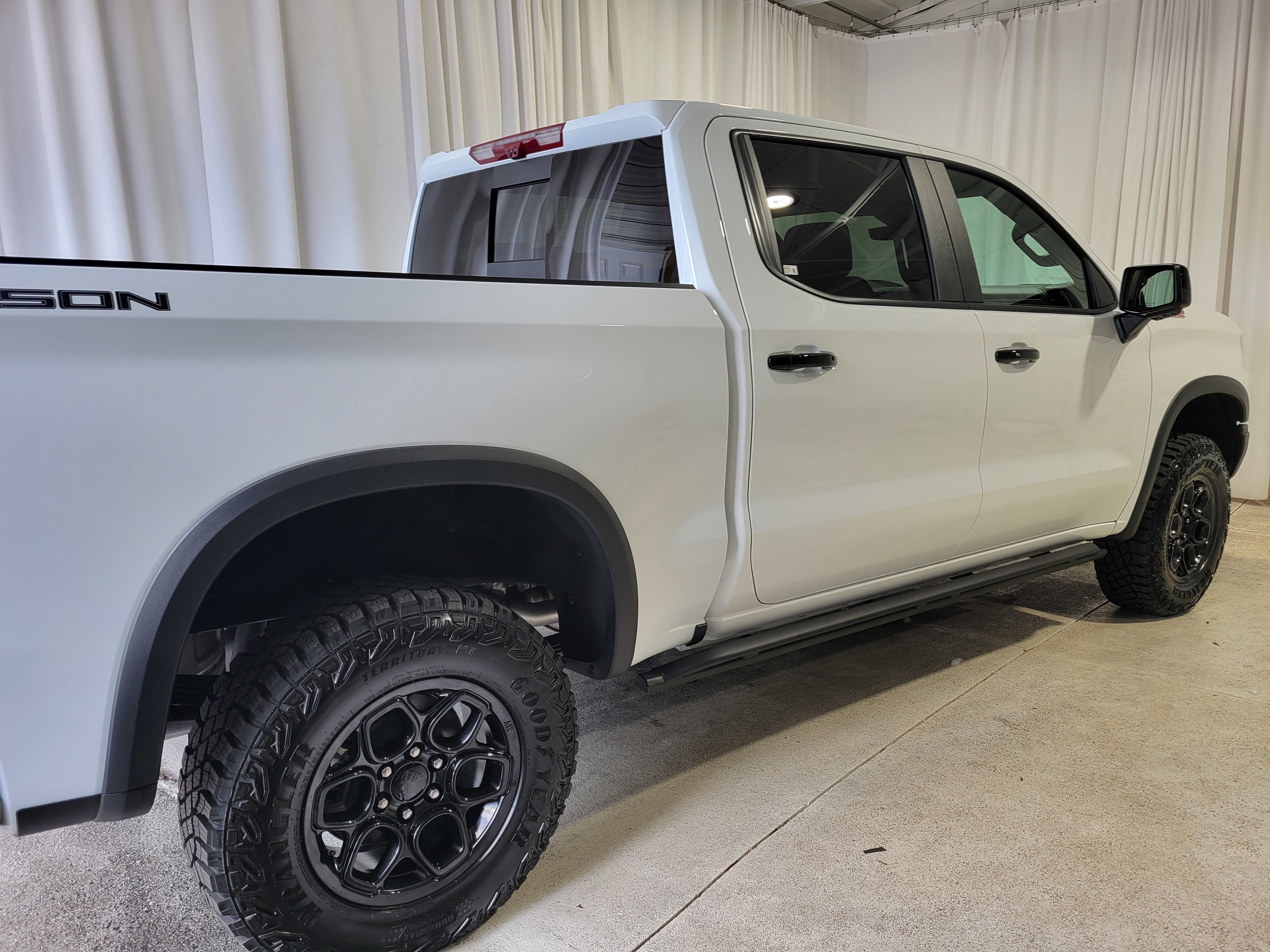 2025 Chevrolet Silverado 1500 ZR2