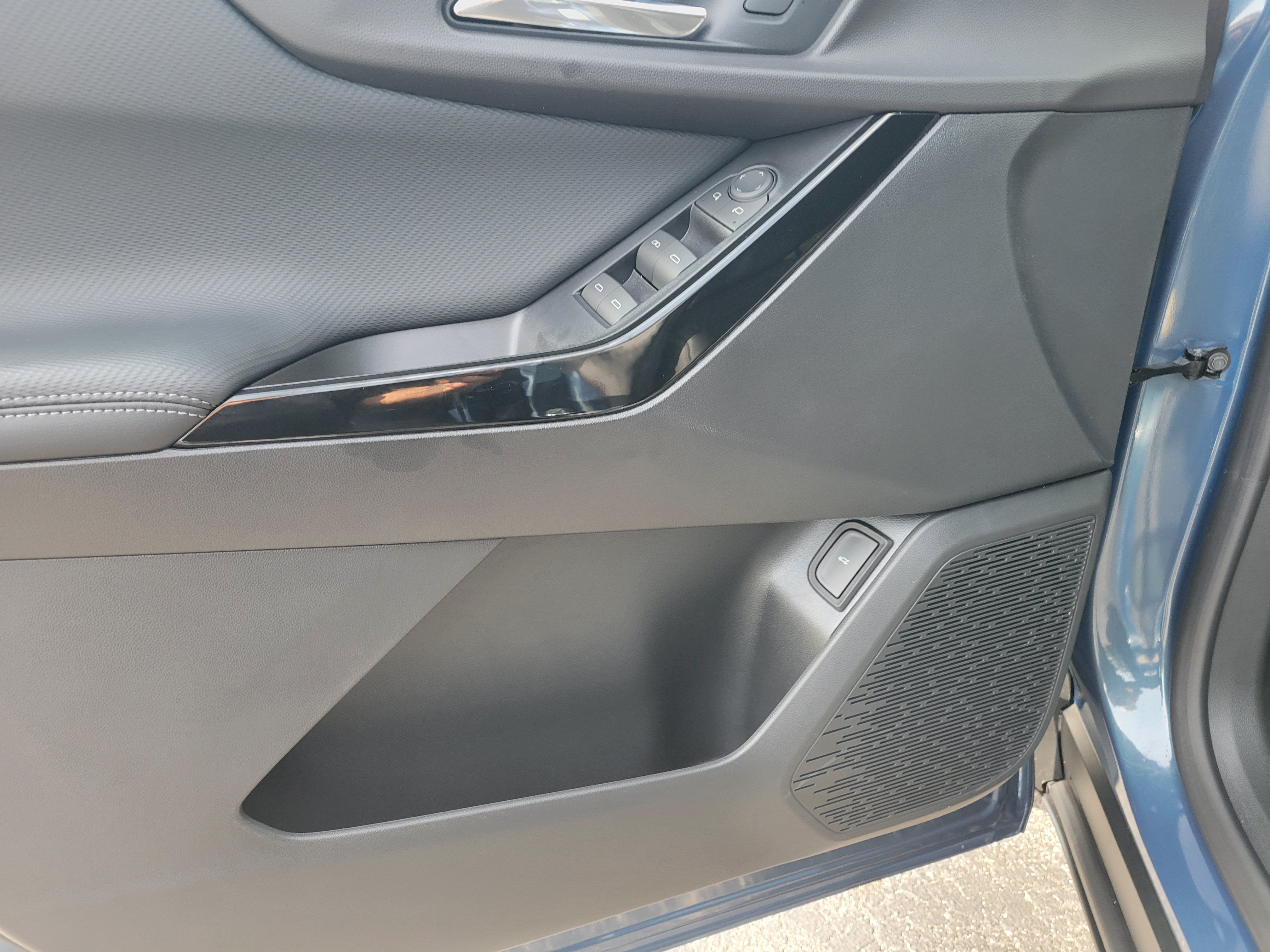 2027 Chevrolet Equinox LT - Photo 24