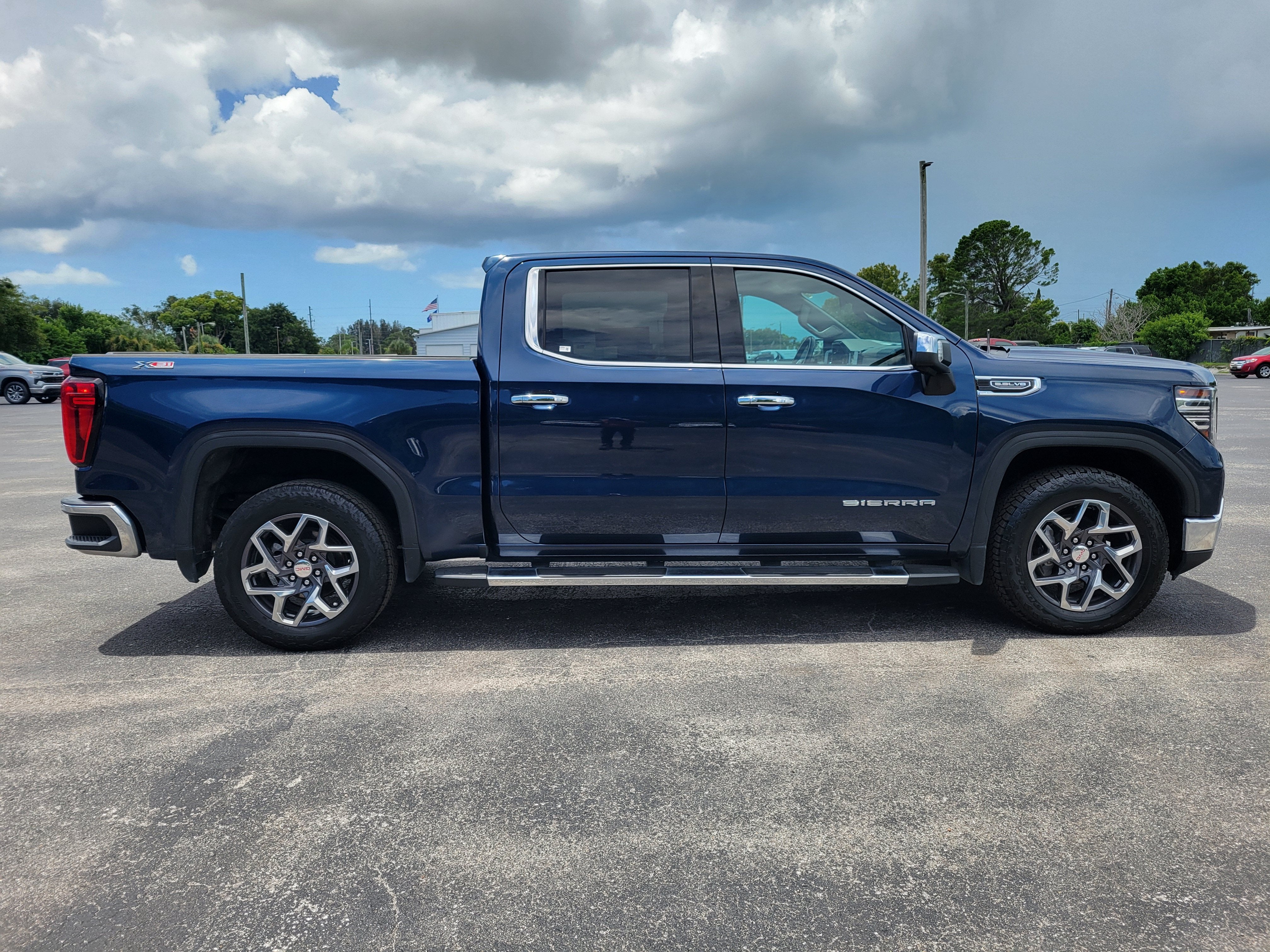 2023 GMC Sierra 1500 SLT