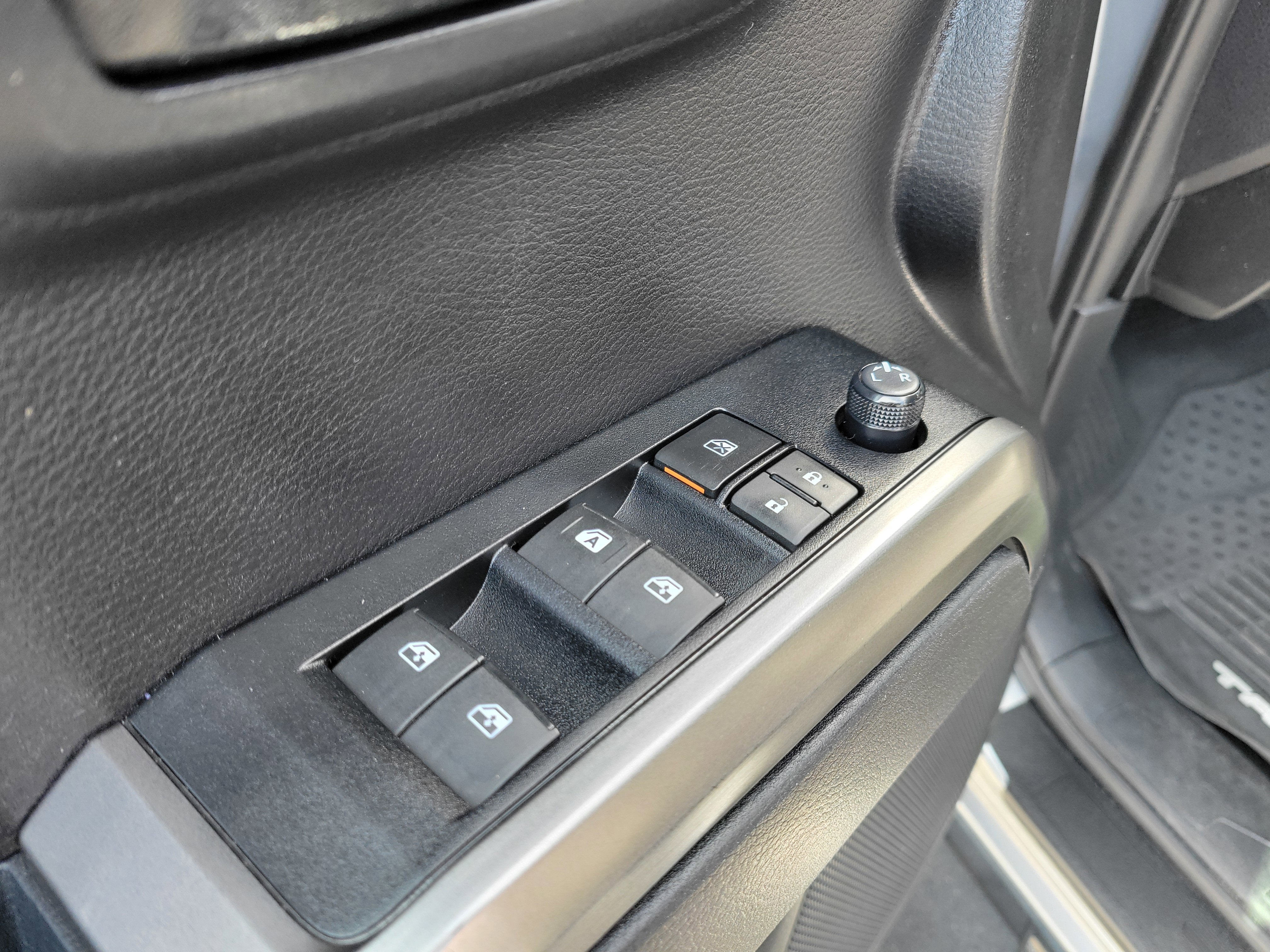 2020 Toyota Tacoma SR5 V6