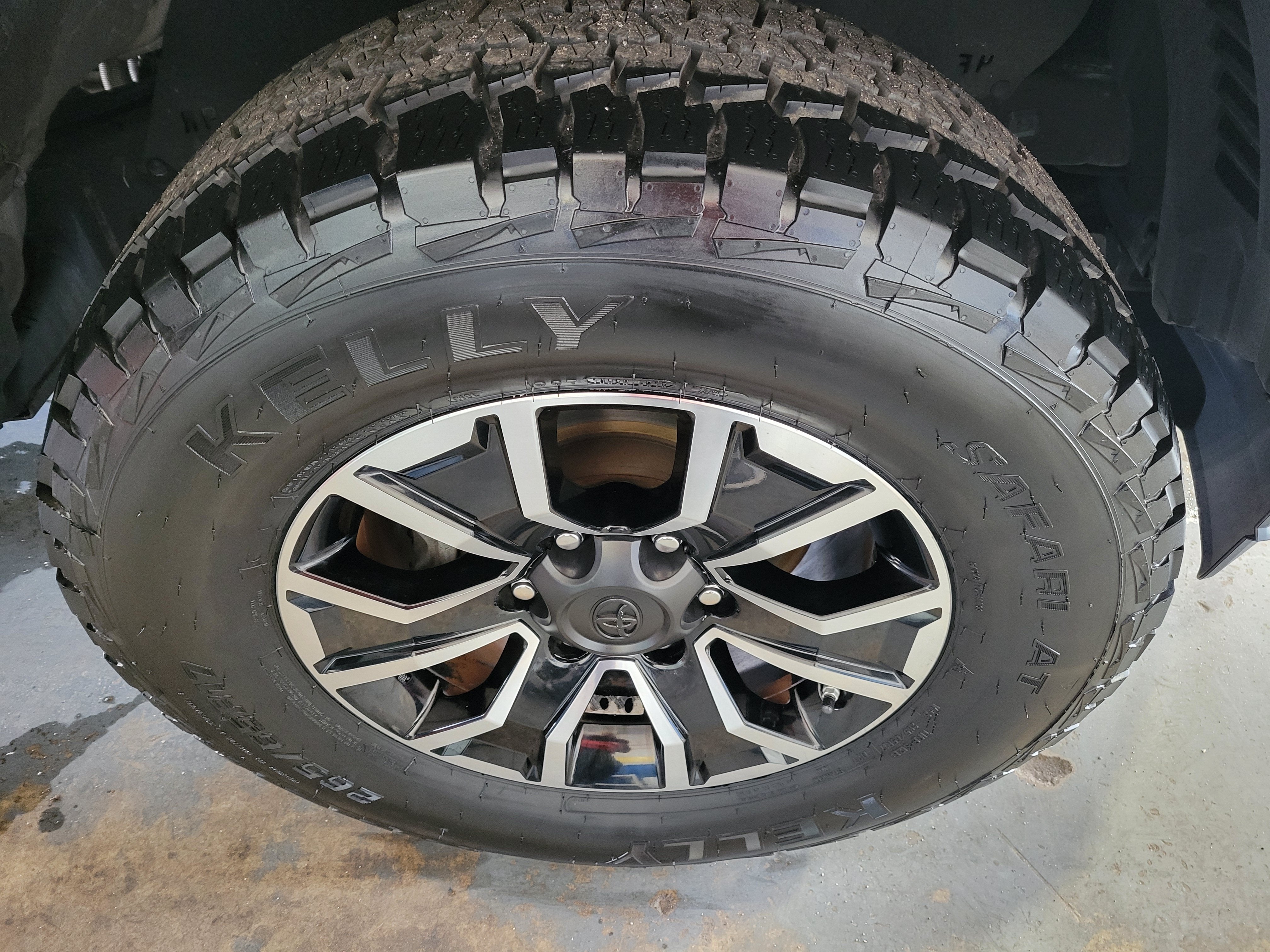 2023 Toyota Tacoma 2WD SR5