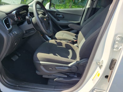 2022 Chevrolet Trax LS