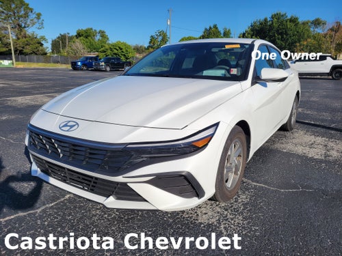 2025 Hyundai Elantra SE