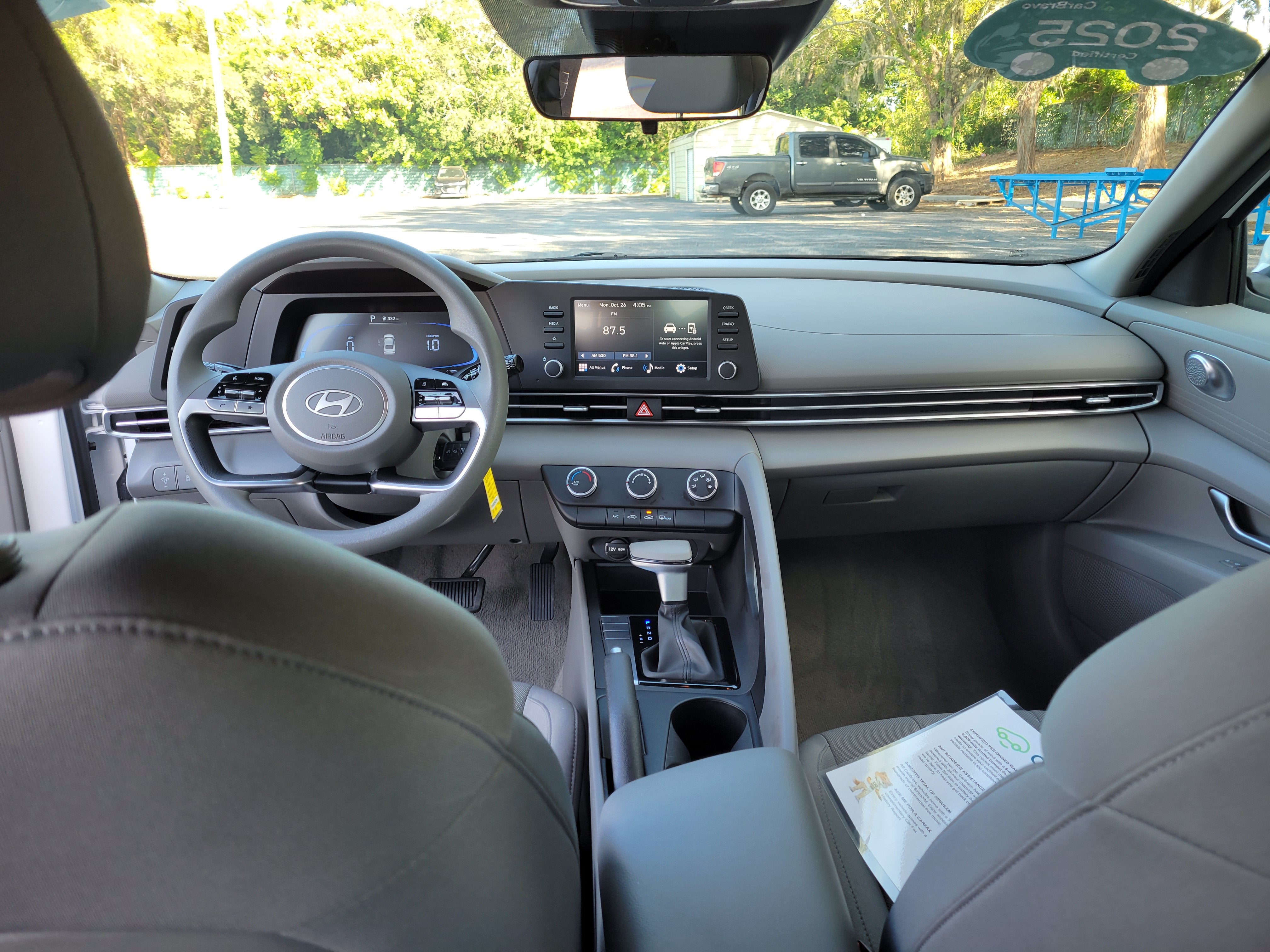 2025 Hyundai Elantra SE - Photo 11