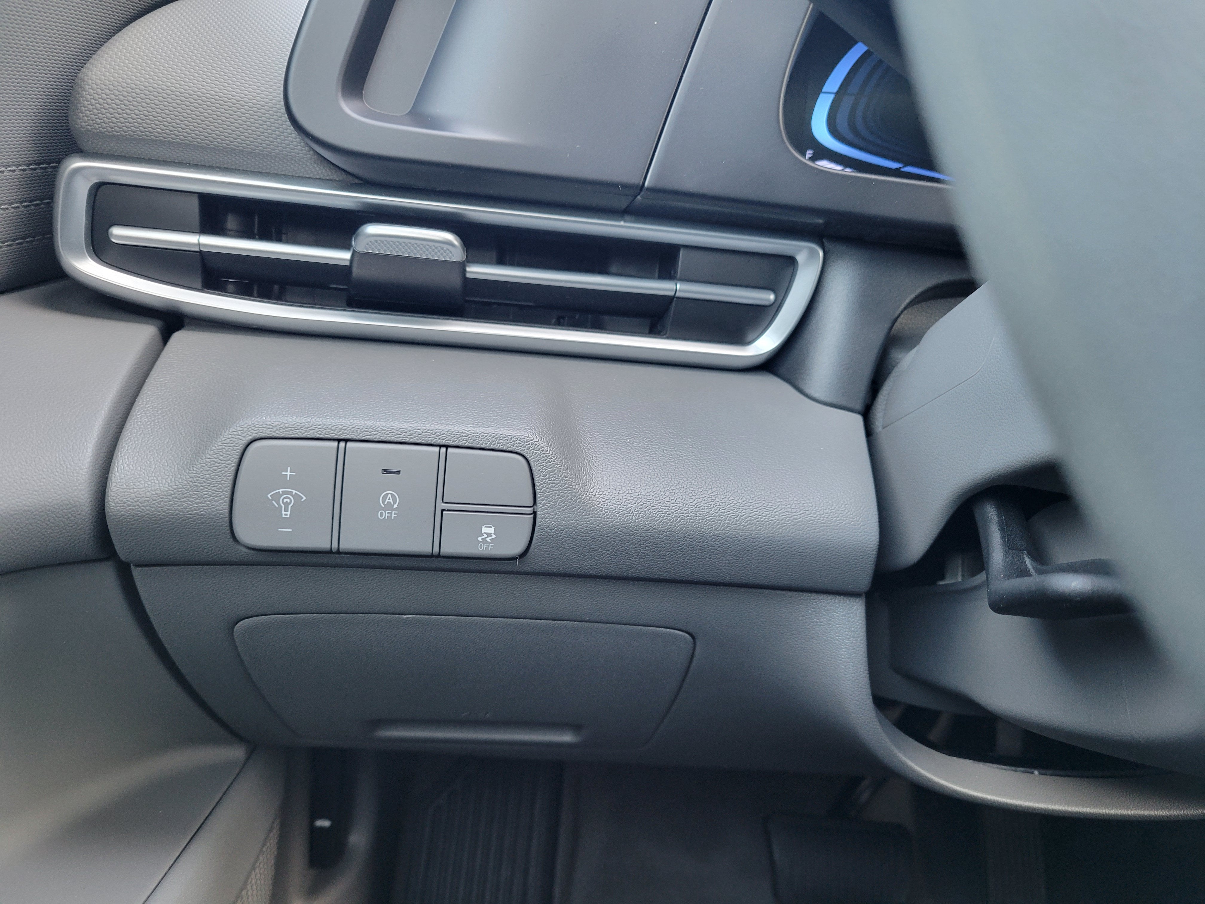 2025 Hyundai Elantra SE - Photo 14