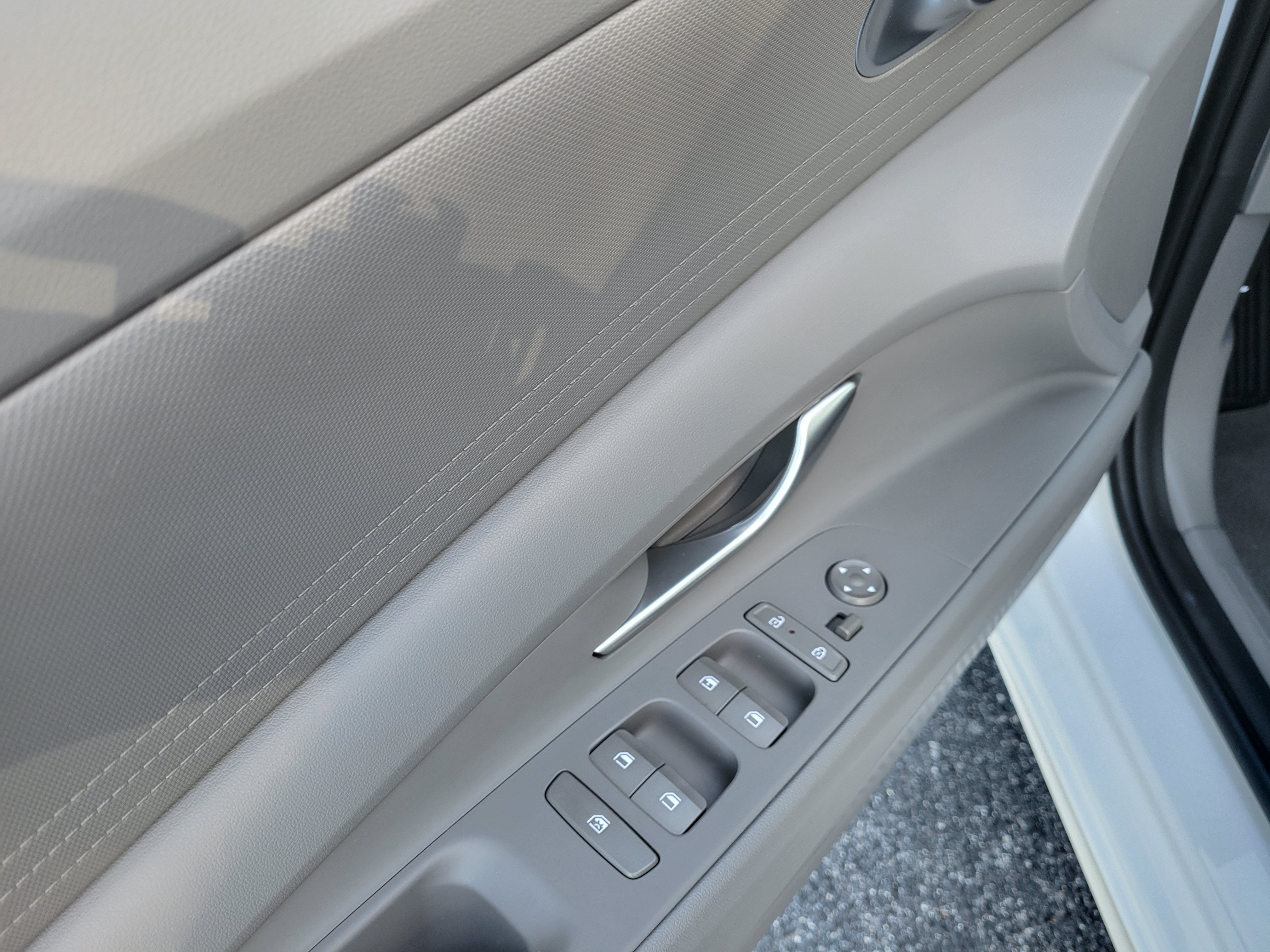 2025 Hyundai Elantra SE - Photo 21