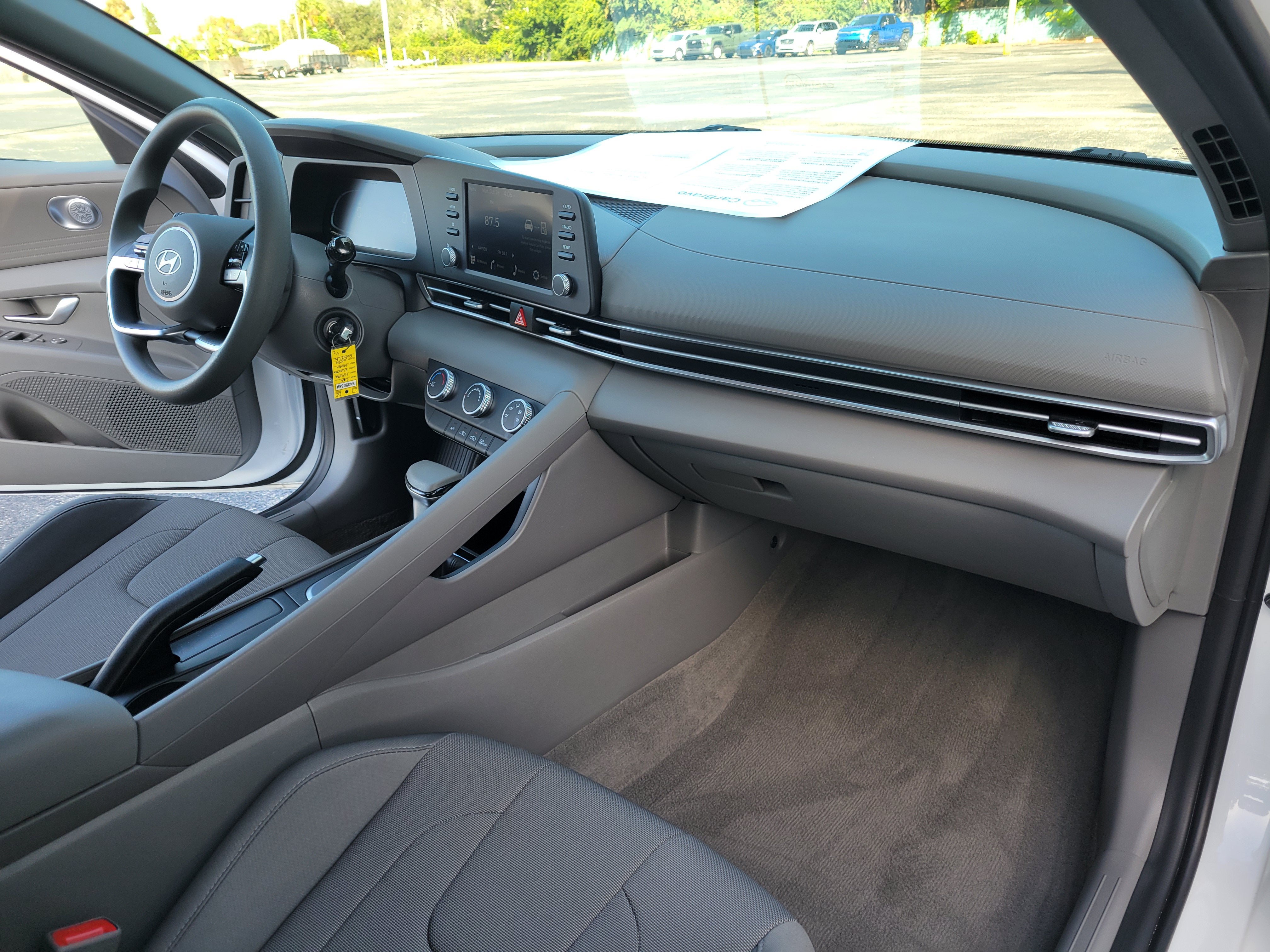 2025 Hyundai Elantra SE - Photo 23