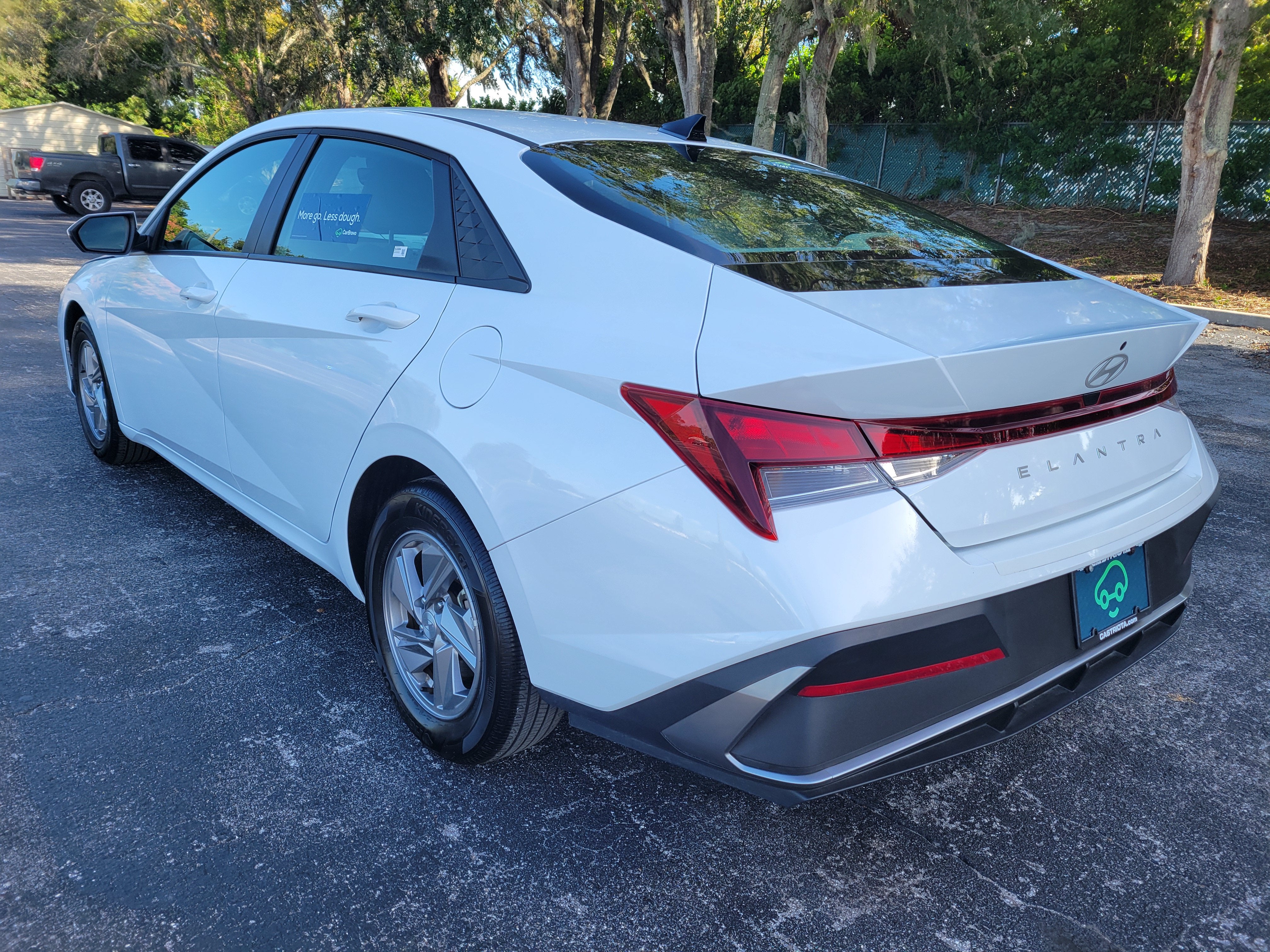 2025 Hyundai Elantra SE - Photo 8