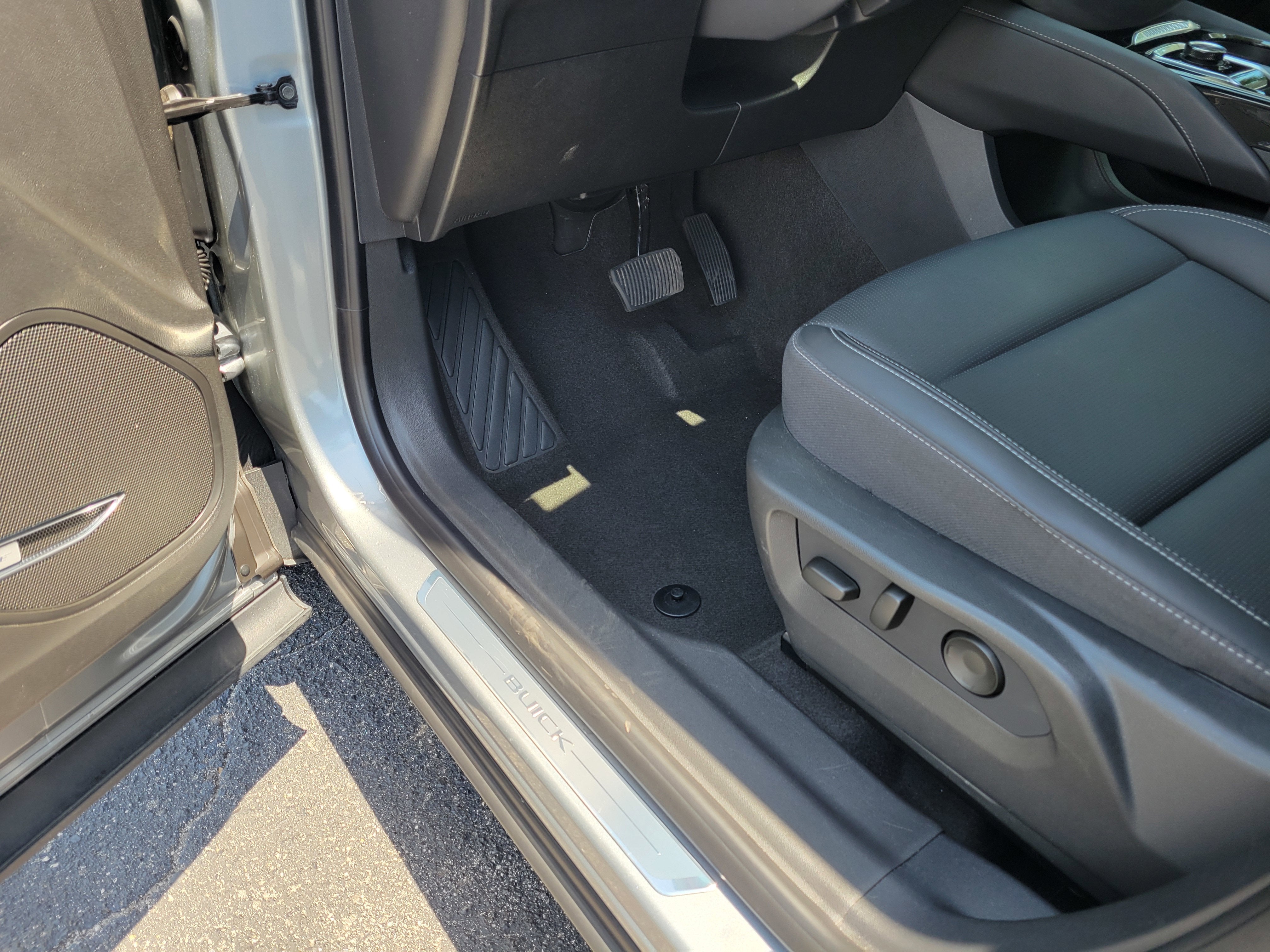 2025 Buick Envision Preferred - Photo 23