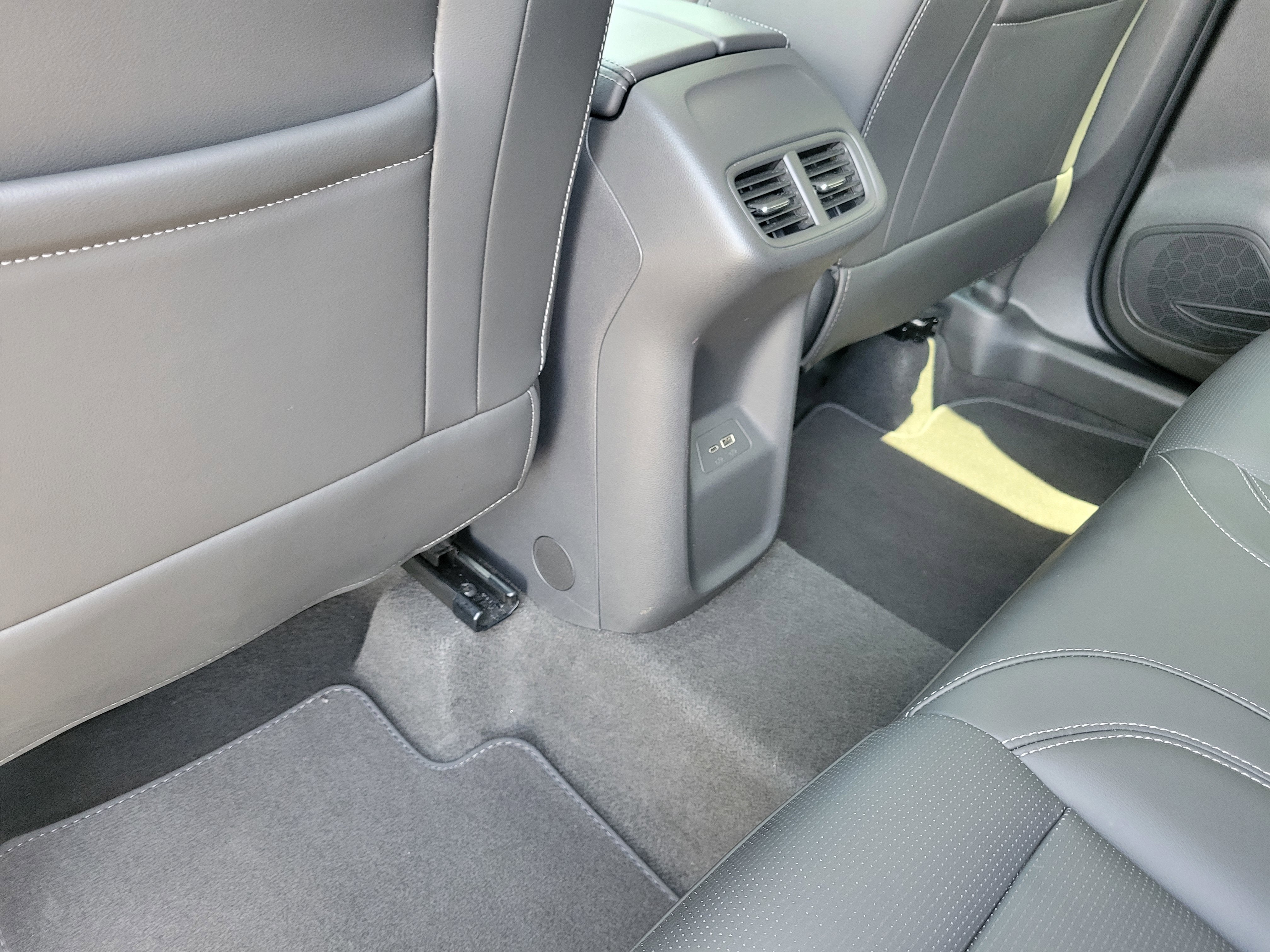 2025 Buick Envision Preferred - Photo 32