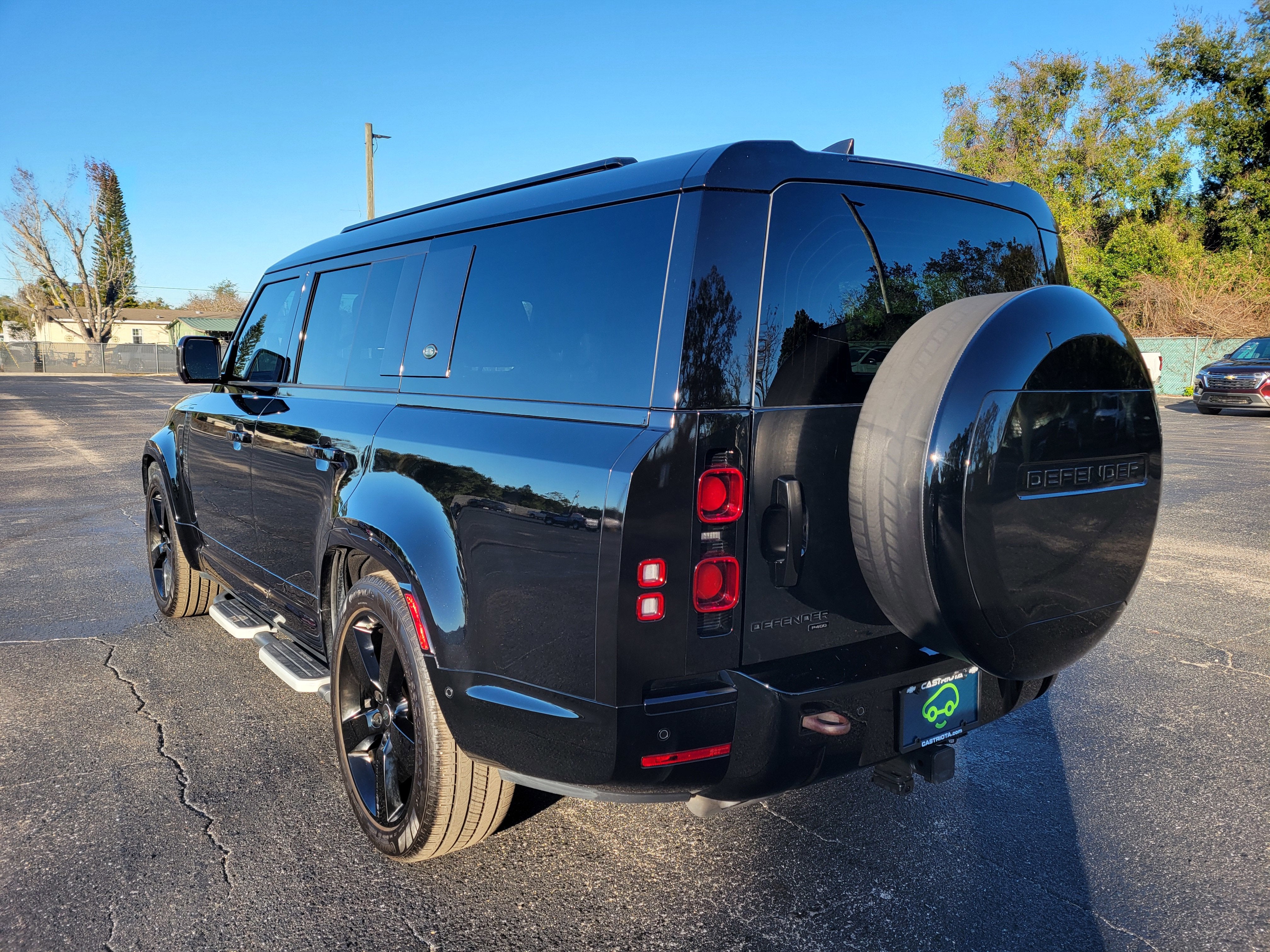 2023 Land Rover Defender 130 X-Dynamic SE
