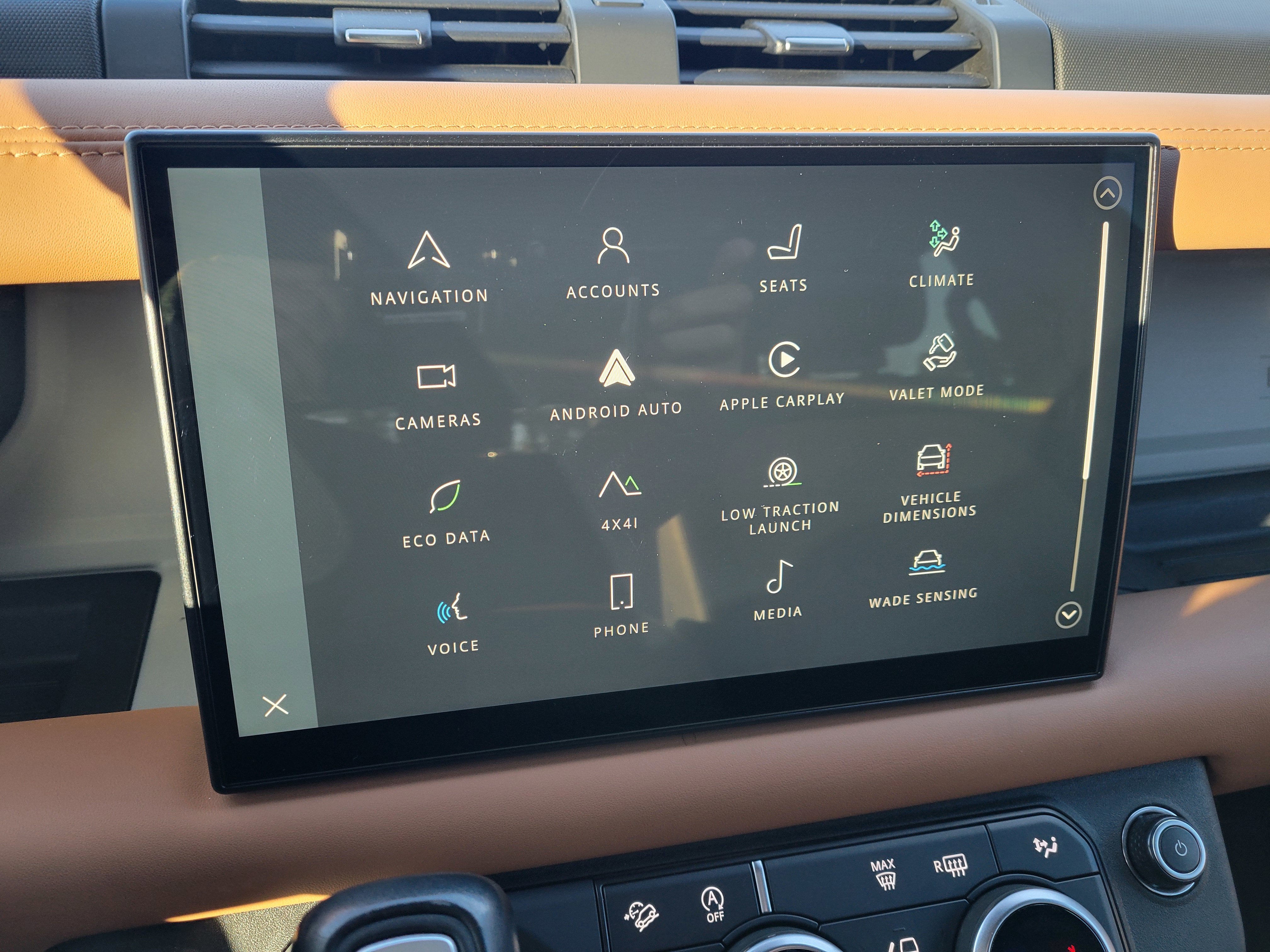 2023 Land Rover Defender 130 X-Dynamic SE