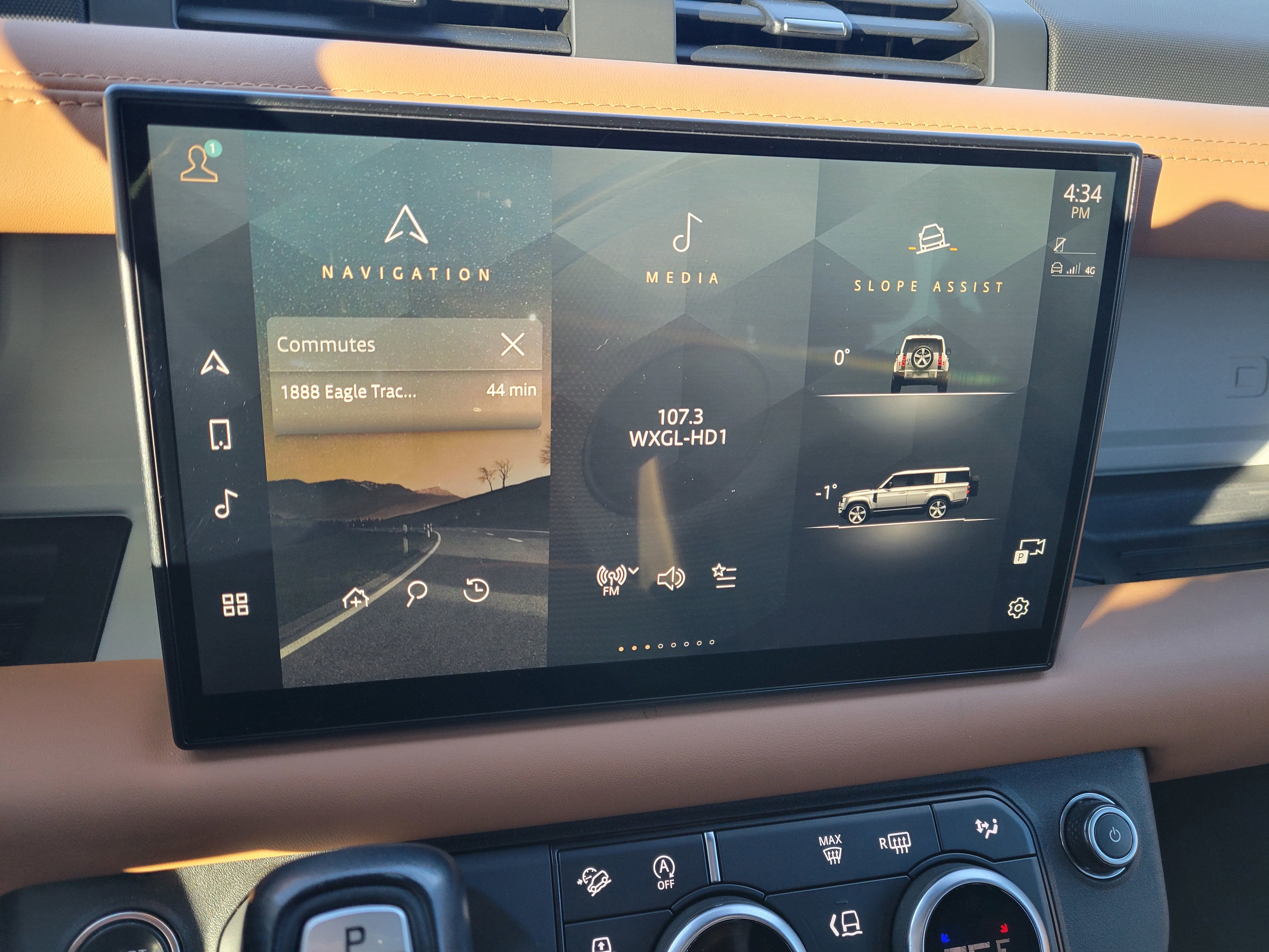 2023 Land Rover Defender 130 X-Dynamic SE