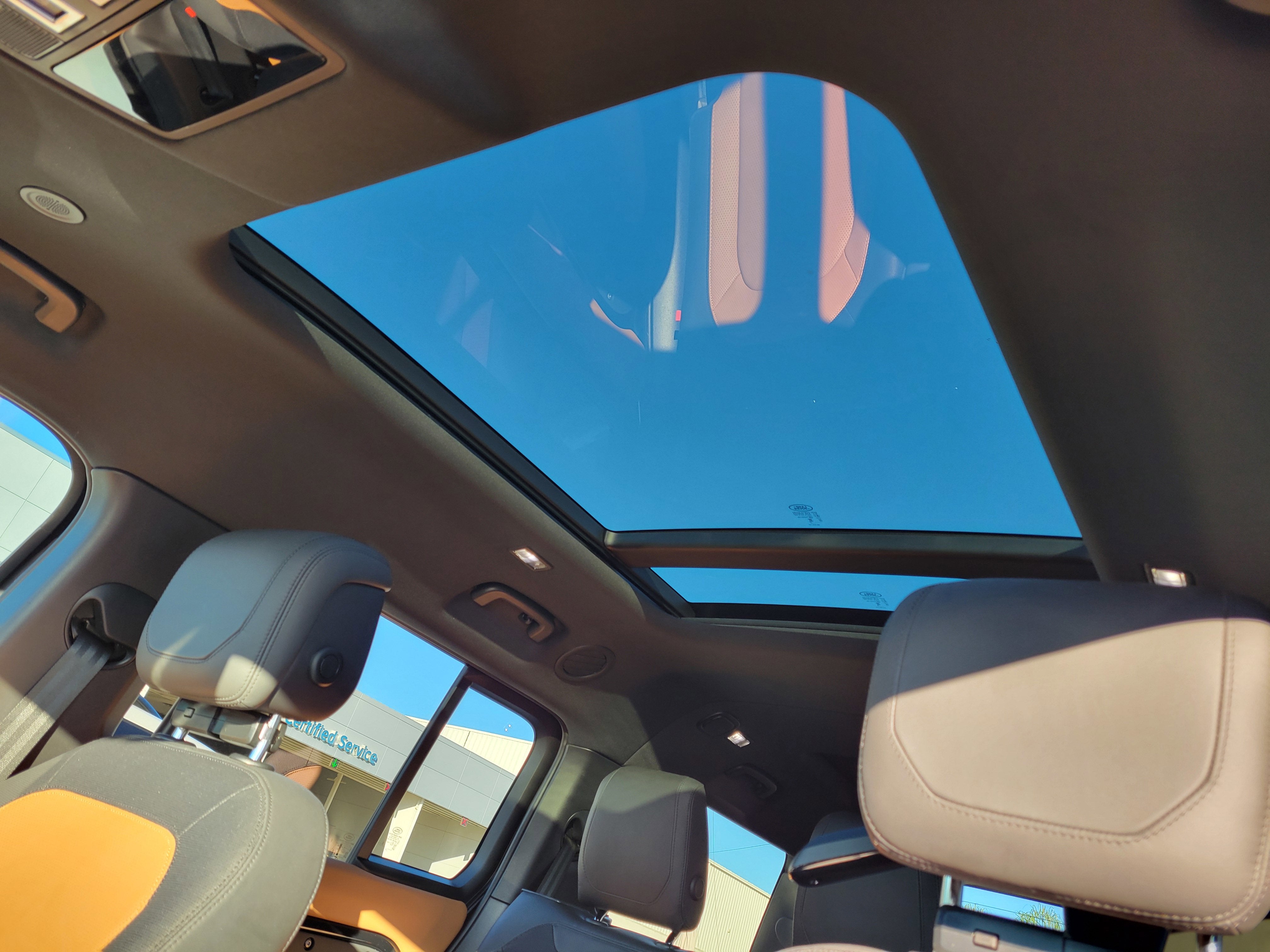 2023 Land Rover Defender 130 X-Dynamic SE