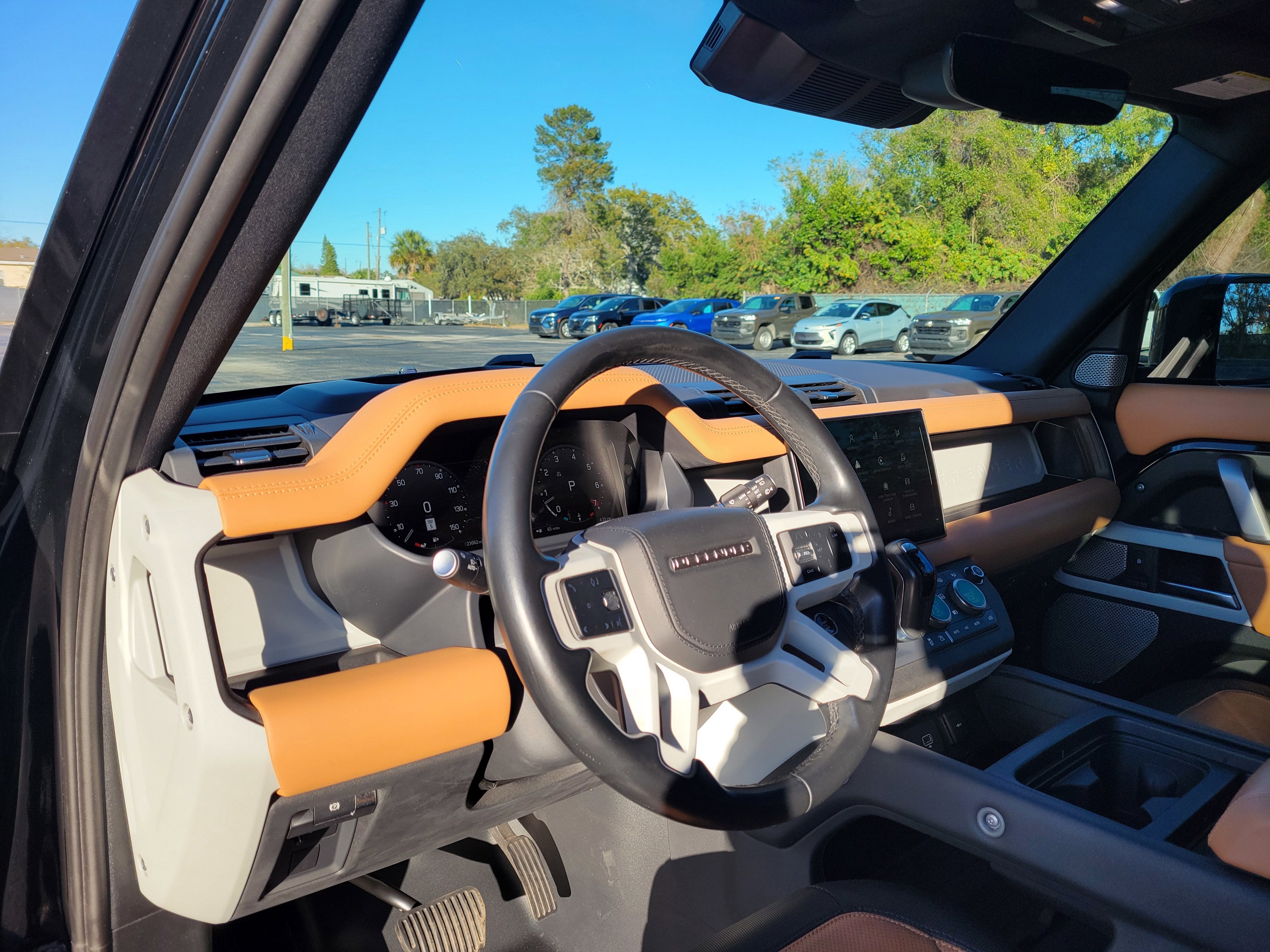 2023 Land Rover Defender 130 X-Dynamic SE