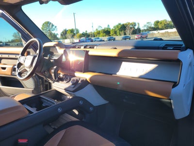 2023 Land Rover Defender 130 X-Dynamic SE