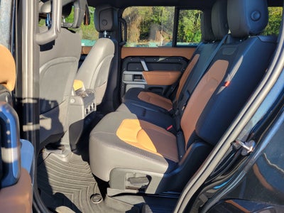 2023 Land Rover Defender 130 X-Dynamic SE