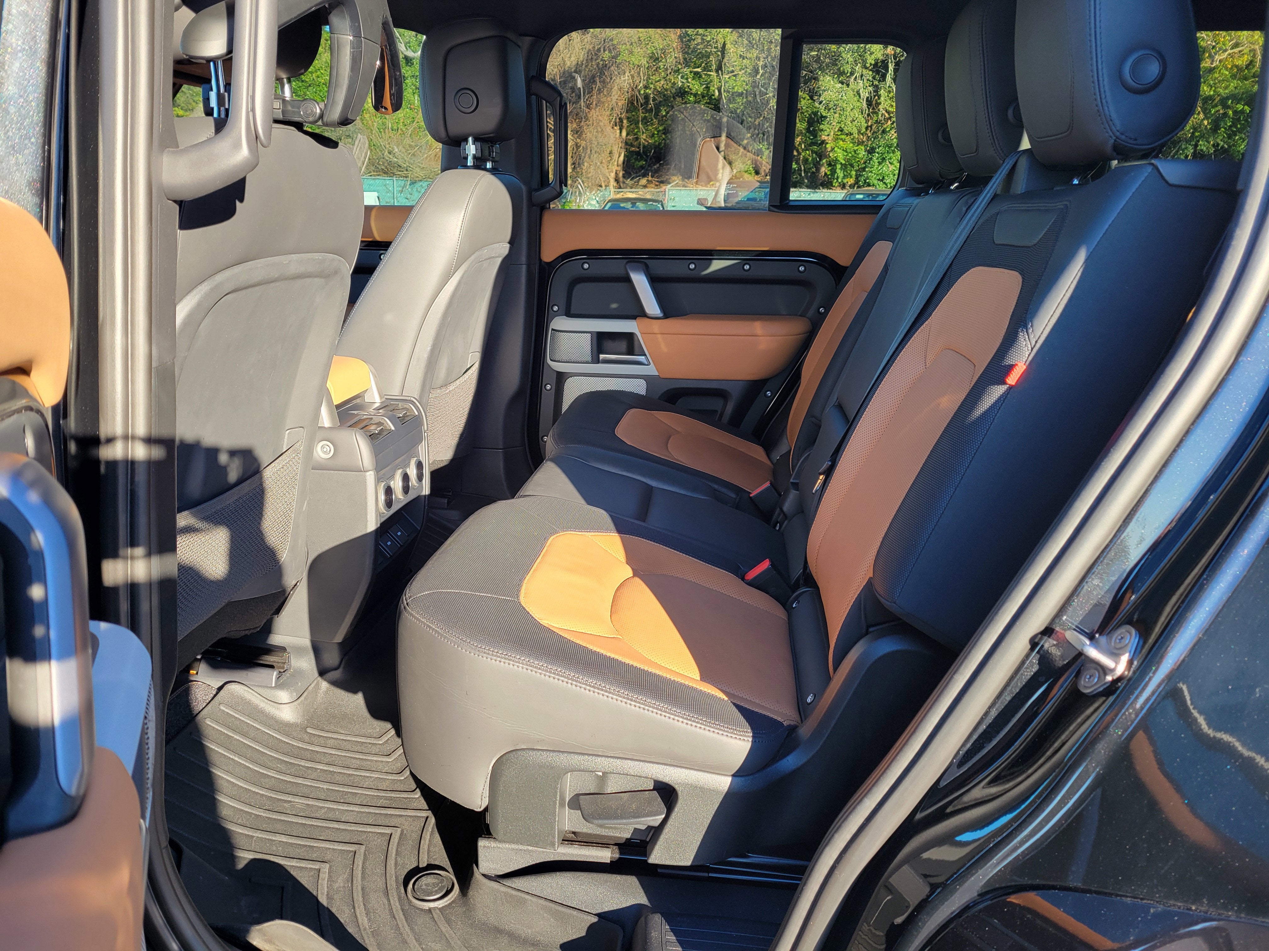 2023 Land Rover Defender 130 X-Dynamic SE