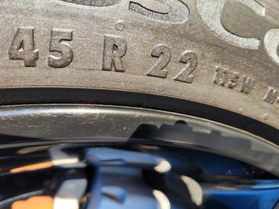 2023 Land Rover Defender 130 X-Dynamic SE