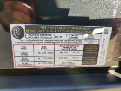 2023 Land Rover Defender 130 X-Dynamic SE