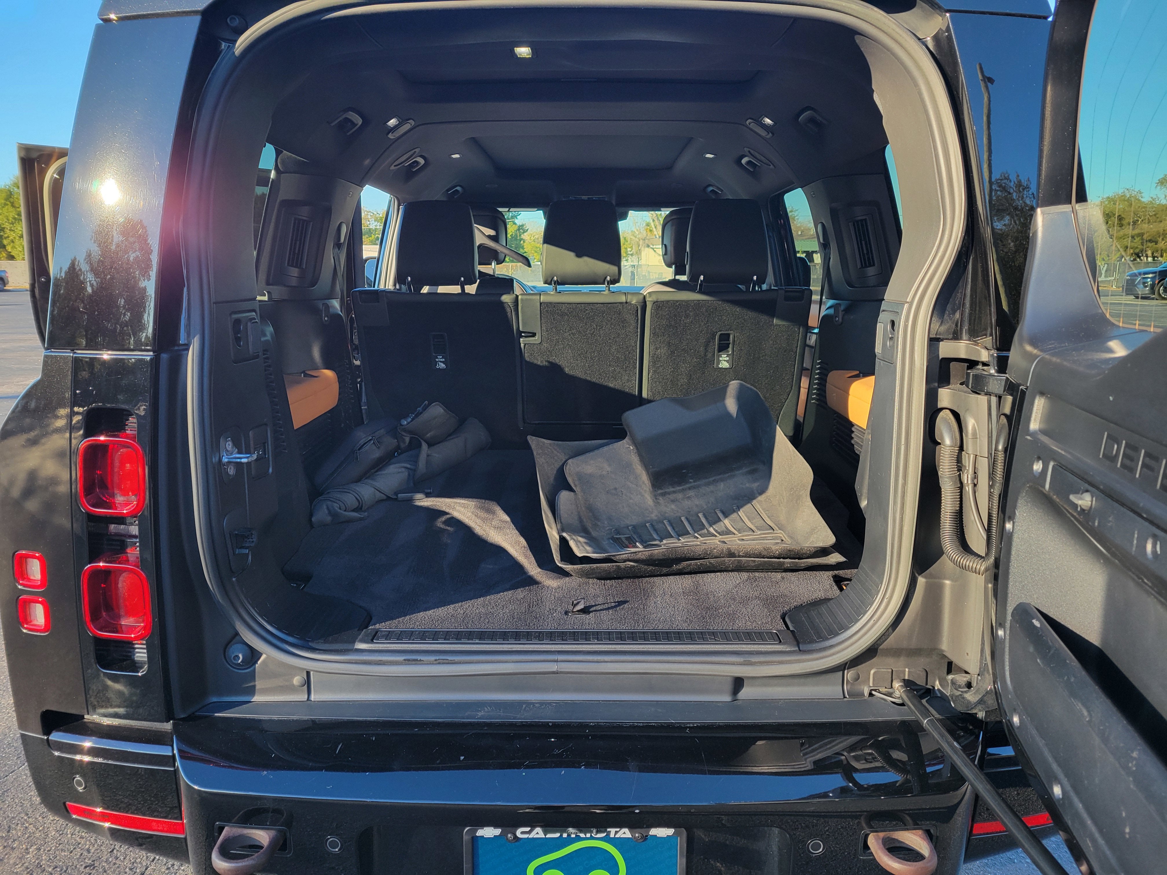 2023 Land Rover Defender 130 X-Dynamic SE