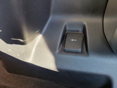 2023 Land Rover Defender 130 X-Dynamic SE